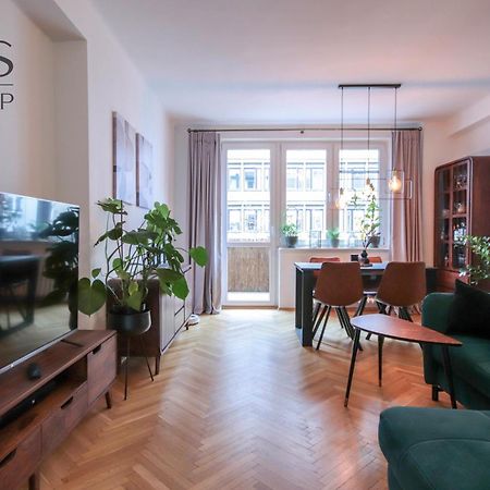 Beautiful Apartment In The City Center Krasków Exterior foto