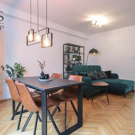 Beautiful Apartment In The City Center Krasków Exterior foto